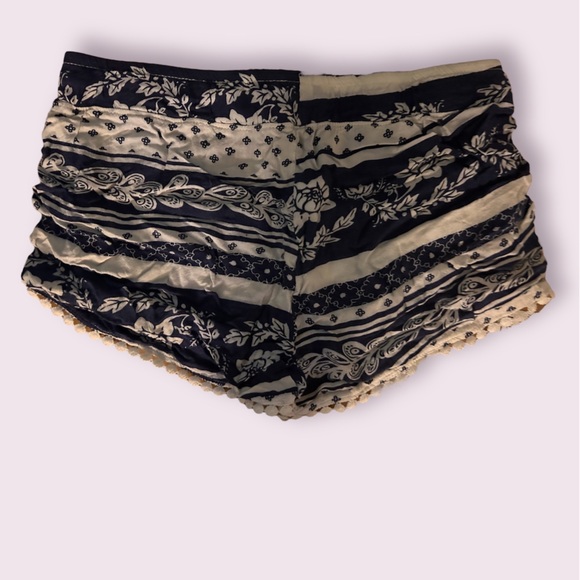 West loop shorts - Picture 4 of 4